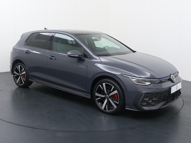 Volkswagen GOLF 1.5 eHybrid GTE | 272 PK | SoH 98% | Adaptive cruise control | 360 graden camera's | Matrix LED koplampen | Adaptive onderstelregeling |