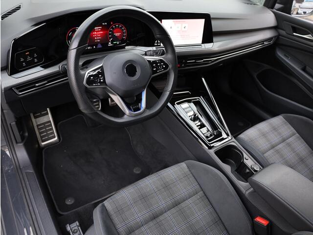 Volkswagen GOLF GTE 1.4 eHybrid 245PK | Achteruitrijcamera | Stoel&Stuurverwarming | Carplay/Android | 18"Inch |