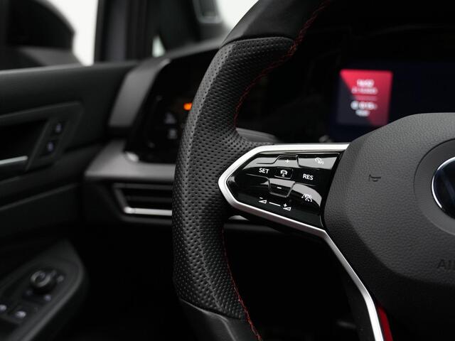 Volkswagen GOLF 2.0 TSI 300 pk DSG GTI Clubsport 45 Jahre | Panoramadak | Akrapovic | Harman/Kardon | IQ Light | Stuur-/stoelverwarming