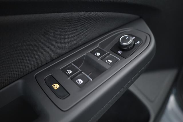 Volkswagen GOLF 1.5 eTSI DSG | Navi | Stoel- Stuurverw. | Adapt. Cruise | Apple CarPlay