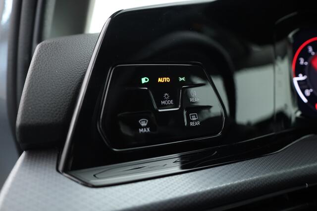 Volkswagen GOLF 1.5 eTSI DSG | Navi | Stoel- Stuurverw. | Adapt. Cruise | Apple CarPlay