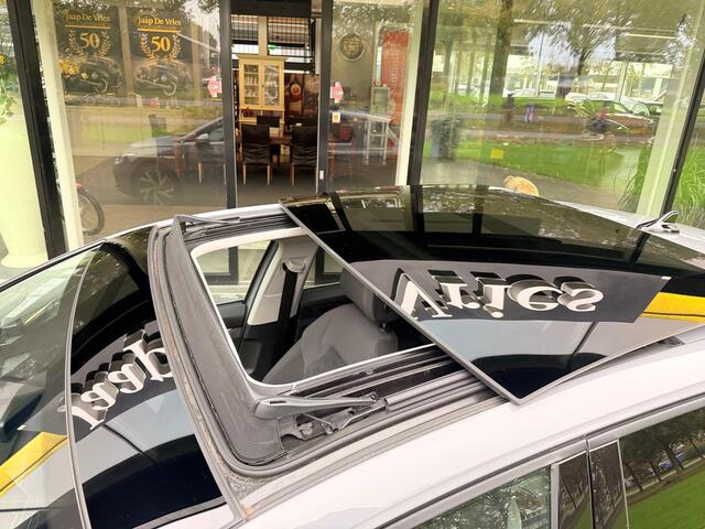 Volkswagen GOLF 1.5 eTSI Style