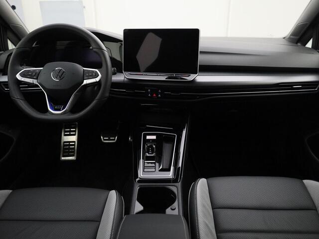 Volkswagen GOLF 1.5eHybrid 200kW/272PK GTE · Panoramadak · Trekhaak · Leder · Camera · Elektrische stoel verstelling · Garantie tot maart 2030 of 100000km.