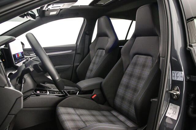 Volkswagen GOLF GTE 1.5 TSI eHybrid 272pk DSG Automaat Trekhaak, 360 camera, Panoramadak, Black Style, Adaptive cruise control, Navigatie, Achteruitrijcamera