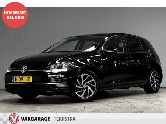 Volkswagen GOLF 1.5 TSI Highline/ Facelift!/ Trekhaak/ Apple + Android/ 16'' LMV/ Stoelverw./ Extra getint glas/ PDC V+A/ Navi/ Adaptive Cruise/ Multi. LEDER. Stuur/ Mistl./ LED Dagrijverl.
