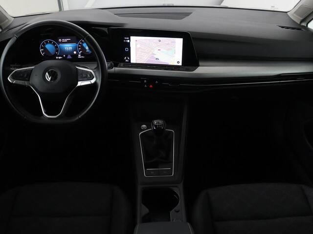 Volkswagen GOLF 1.0 TSI Life | Trekhaak | Stoelverwarming | Camera | Carplay | Adaptive cruise | Stuurverwarming | Navigatie | Getint glas | Full LED | Climate control | Digital Cockpit | Sfeerverlichting