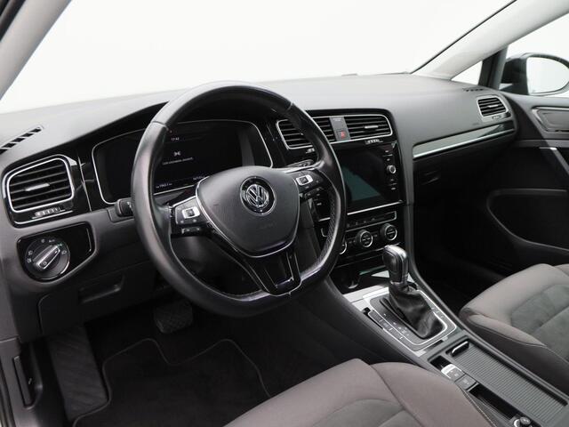 Volkswagen GOLF 1.6 TDi Highline 115 Pk Automaat | Adaptive Cruise | Digitaal Dashboard | CarPlay | Navigatiesysteem | Trekhaak | Parkeersensoren |16 Inch