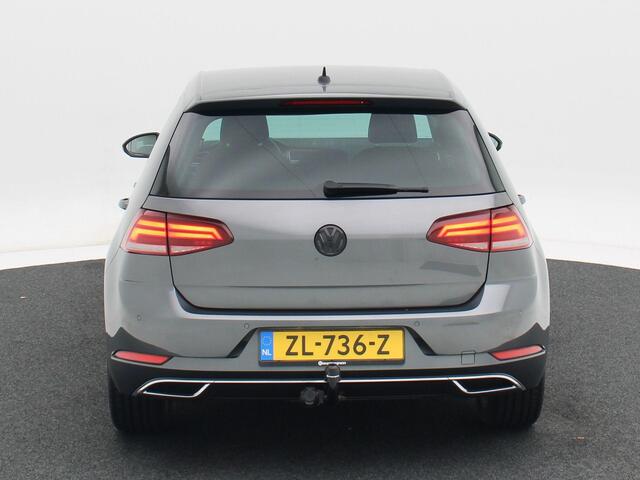 Volkswagen GOLF 1.6 TDi Highline 115 Pk Automaat | Adaptive Cruise | Digitaal Dashboard | CarPlay | Navigatiesysteem | Trekhaak | Parkeersensoren |16 Inch