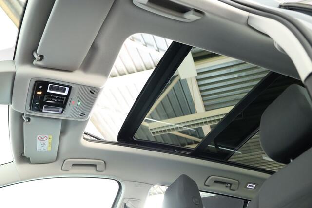 Volkswagen GOLF Variant 1.5 TSI Style / Opendak / Travelassist / IQ-LED / CarPlay