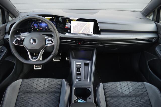 Volkswagen GOLF 1.5 eTSI R-Line | ACC | CAMERA | SFEERVERLICHTING | KEYLESS |