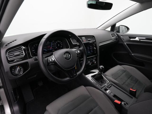 Volkswagen GOLF 1.0 TSI 115 pk Highline | Panoramadak | Trekhaak | Alcantara | Virtual Cockpit | Adaptive Cruise