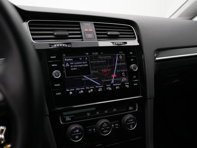 Volkswagen GOLF 1.0 TSI 115 pk Highline | Panoramadak | Trekhaak | Alcantara | Virtual Cockpit | Adaptive Cruise