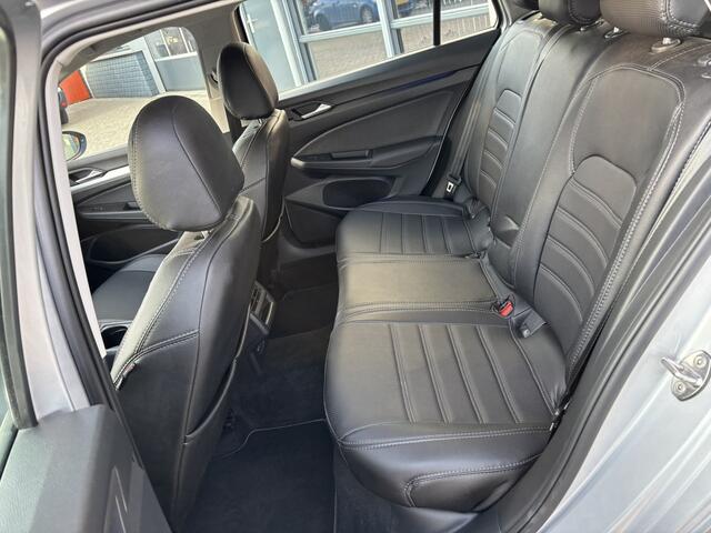 Volkswagen GOLF Variant 1.0 TSI Life / NL-Auto / Navi / Applecarplay/AndroidAuto / 19 inch Velgen / Lederen Bekleding /