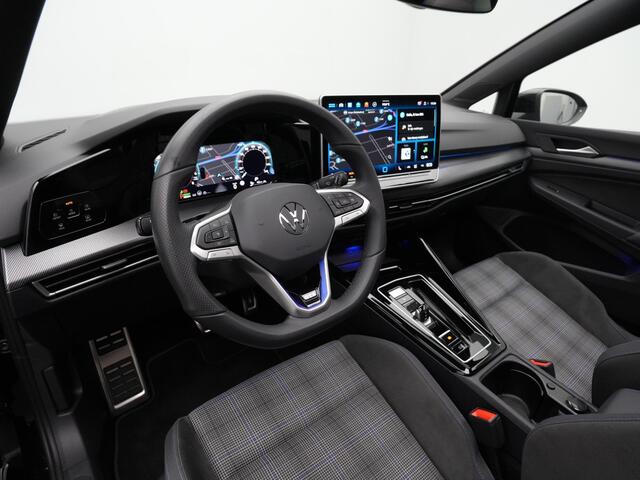 Volkswagen GOLF 1.5 eHybrid 272 pk DSG GTE | Panoramadak | Trekhaak | Adaptief onderstel | Head-up display | 360 Camera