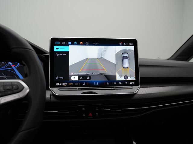 Volkswagen GOLF 1.5 eHybrid 272 pk DSG GTE | Panoramadak | Trekhaak | Adaptief onderstel | Head-up display | 360 Camera