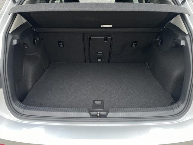 Volkswagen GOLF 1.4 eHybrid Style PHEV | Elek. Trekhaak | Q-Light | Carplay | Memory | Navi | Sfeerverlichting