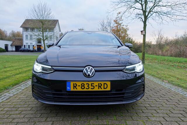 Volkswagen GOLF Variant 1.5 eTSI R-Line | Trekhaak | Stoelverwarming | Stuurwielverw. | CarPlay | Sfeerverlichting | BTW