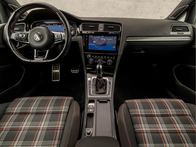 Volkswagen GOLF 2.0 TSI GTI Performance 245Pk Automaat (SCHUIFDAK, VIRTUAL COCKPIT, APPLE CARPLAY, KEYLESS, STOELVERWARMING, DYNAUDIO, CAMERA, MODE KNOP, ADAPTIVE CRUISE, NIEUWSTAAT)