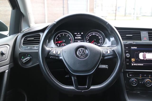 Volkswagen GOLF 1.0 TSI Comfortline, Adaptive Cruise, Carplay, Navi