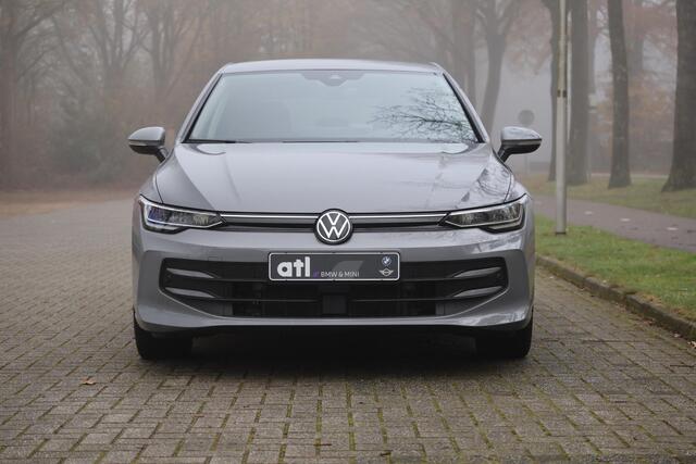 Volkswagen GOLF 1.5 eTSI Life Edition AUT | Navigatie | Adaptive Cruise | Keyless | Achteruitrijcamera | LED | Apple Carplay | etc.