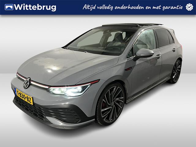Volkswagen GOLF 2.0 TSI GTI Clubsport / AUTOMAAT/ 300 PK/ PANO/ HARMAN KARDON/ CAMERA/ PARK. SENSOREN/ LEDEREN MEMORY SEATS/ STOEL VERWARM. EN VENTILATIE/ IQ. LIGHT/ HEAD-UP DISPLAY/ NAVI/ CLIMA/ 19" LMV