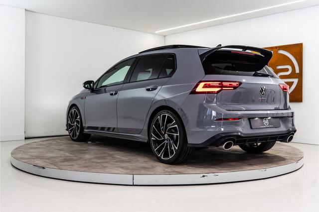 Volkswagen GOLF 2.0 TSI GTI Clubsport 301 PK | IQ | Pano | Sfeer | Harman | Leder | BOMVOL! 12 MND Garantie