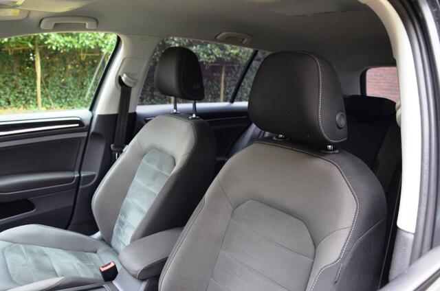Volkswagen GOLF Variant 1.4 TSI Highline Automaat/Digitaal-Dashbord/Ecc/Navi/Cr-Controle/Trekhaak-Wegklapbaar/Privacy-Glass/Pdc/Stoelverwarming/17-Inch/Camera