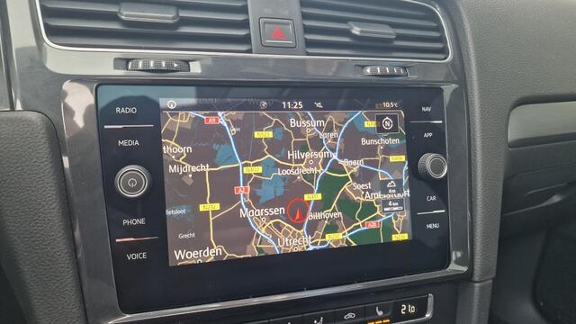Volkswagen GOLF 1.0 TSI Comfortline Business, Navigatie, Stoelverwarming, NL Aut