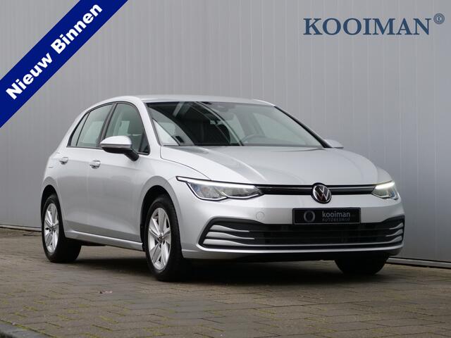 Volkswagen GOLF 1.0 eTSI Life Business 111 Pk Automaat Navigatie / Apple Carplay / DAB / Camera