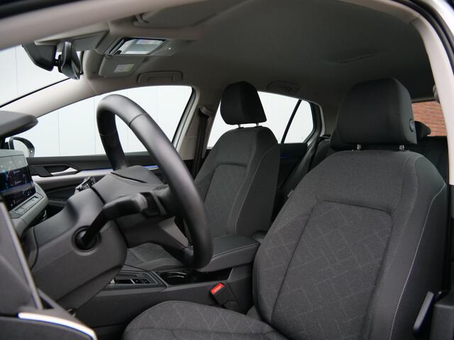 Volkswagen GOLF 1.0 eTSI Life Business 111 Pk Automaat Navigatie / Apple Carplay / DAB / Camera