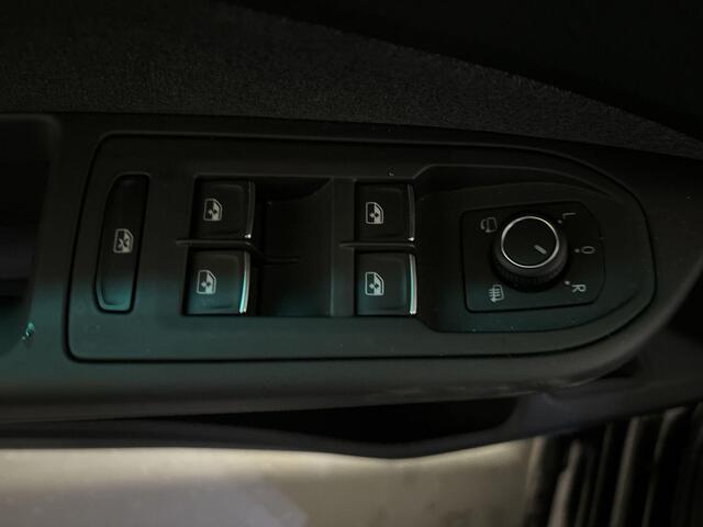 Volkswagen GOLF 1.5 204pk DSG eHybrid Life Edition · Camera · Keyless · Parkeer Assistent · P-Sensoren · Sfeerverlichting · 18'' Inch · Garantie t/m 27-05-2029 of 100.000km