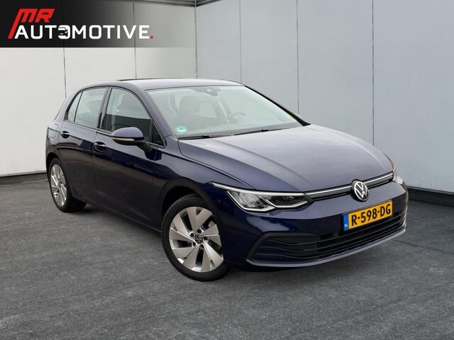 Volkswagen GOLF 1.0 eTSI Business - Camera, Carplay, Stoelverwarming