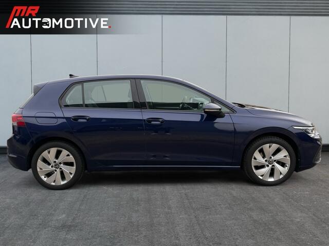 Volkswagen GOLF 1.0 eTSI Business - Camera, Carplay, Stoelverwarming
