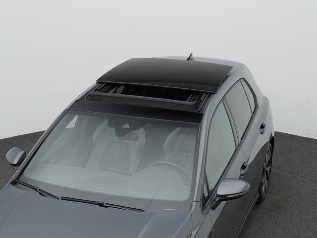 Volkswagen GOLF 1.5 eTSI 150 pk DSG R-Line Business+ | Panoramadak | Trekhaak | IQ Light | Stuur-/stoelverwarming | Achteruitrijcamera
