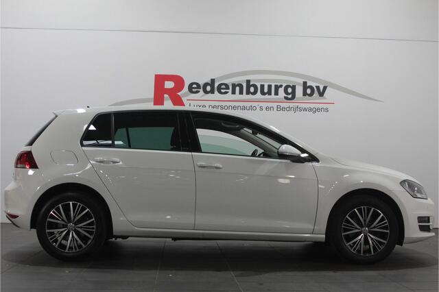 Volkswagen GOLF 1.2 TSI Connected Series - Navi / PDC / BT / Stoelverw.