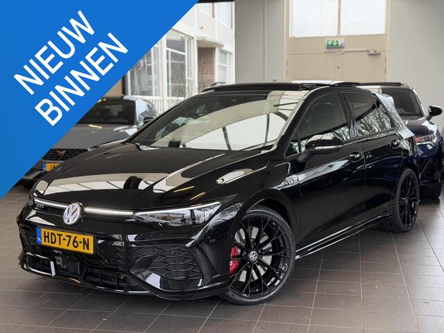 Volkswagen GOLF 2.0 TSI GTI Clubsport / Akrapovic / Pano / Head-up