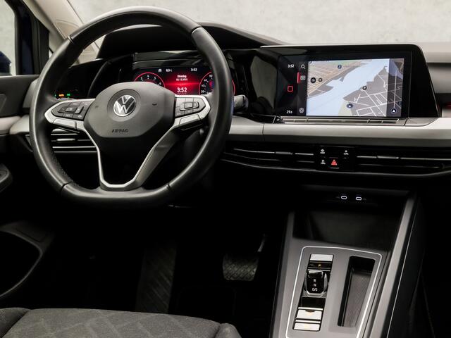 Volkswagen GOLF 1.0 eTSI Sport Automaat (VIRTUAL COCKPIT, APPLE CARPLAY, GROOT NAVI, SFEERVERLICHTING, KEYLESS, LM VELGEN, SPORTSTOELEN, ADAPTIVE CRUISE, LED KOPLAMPEN, NIEUWSTAAT)