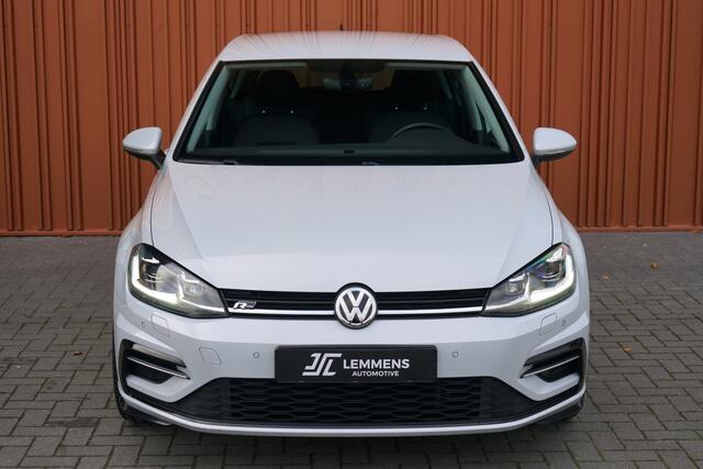 Volkswagen GOLF 1.5 TSI R-line 150PK DSG WHITESILVER ACC LED Trekhaak Sfeerv. Elektr.Spiegels 19"