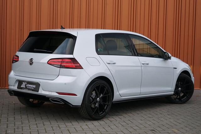 Volkswagen GOLF 1.5 TSI R-line 150PK DSG WHITESILVER ACC LED Trekhaak Sfeerv. Elektr.Spiegels 19"