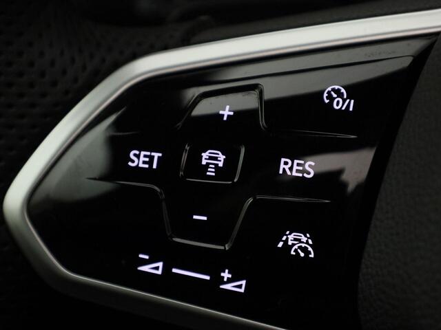 Volkswagen GOLF Variant 1.5eTSI 110kW/150PK R Line DSG · Panoramadak · Apple/Android · Camera + Parkeersensoren · Garantie tot maart 2026 of 40.000km