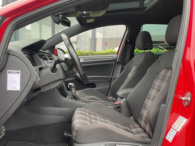 Volkswagen GOLF 7,5 GTI 2.0 TSI 230pk DSG / Aut. Fun Led Navi Pro DCC Pano 19" !!