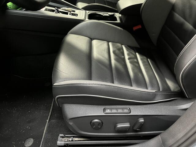 Volkswagen GOLF 1.4 eHybrid GTE / AUTOMAAT/ 245 PK/ PARK. SENSOREN/ LEDEREN MEMORY SEATS/ DODE HOEK/ STOELVERWARM. EN VENTILATIE/ STUURVERWARM./ APP CONNECT/ ADAPT. CRUISE/ TRAVEL ASSIST/ NAVI/ CLIMA/ DAB/ 18" LMV