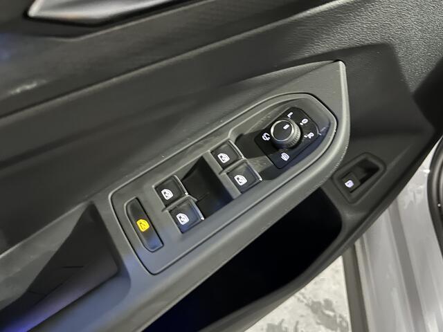 Volkswagen GOLF 1.4 eHybrid GTE / AUTOMAAT/ LEDER/ ELEKTR. STOEL/ PARK. SENSOREN + CAMERA/ MATRIX/ APP-CONNECT/ ADAPT. CRUISE/ 18" LMV/ CLIMA