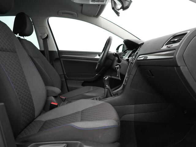 Volkswagen GOLF 1.0 TSI Trendline | Stoelverwarming | Navi |