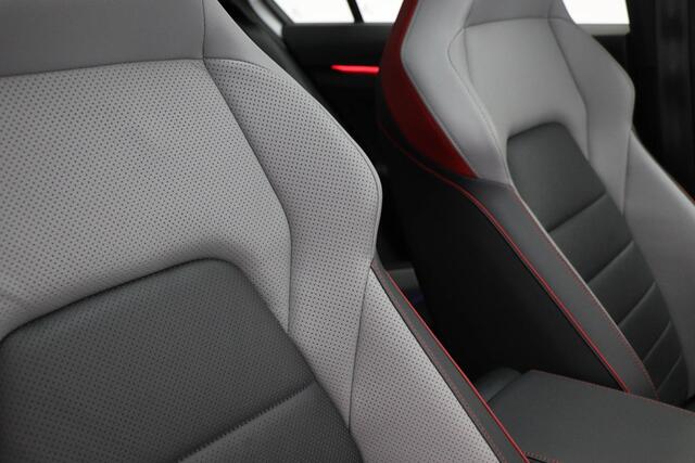 Volkswagen GOLF 2.0 TSI GTI Clubsport | LEDER PACK | IQ LIGHT | PANORAMADAK | STOELKOELING | 19"