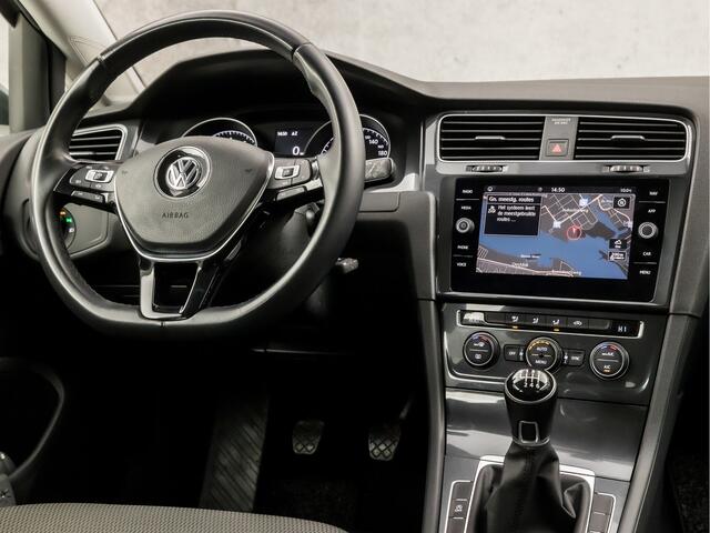 Volkswagen GOLF 1.0 TSI Sportline (APPLE CARPLAY, GROOT NAVI, CLIMATE, ADAPTIVE CRUISE, SPORTSTOELEN, LM VELGEN, PARKEERSENSOREN, NIEUWSTAAT)