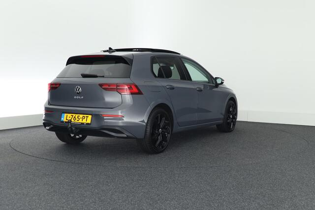 Volkswagen GOLF 1.5 TSI 130pk Style Carplay Stoelverwarming Panoramadak Trekhaak