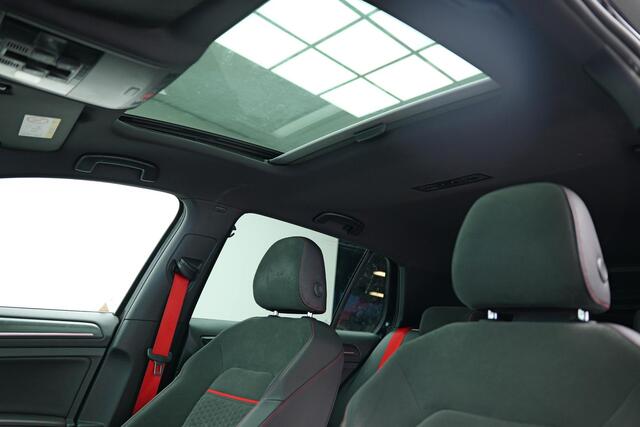 Volkswagen GOLF 2.0 TSI GTI Performance |Pano|Camera|Dodehoek|ACC|