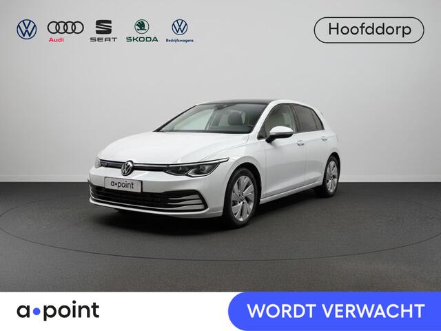 Volkswagen GOLF 1.5 TSI Life Edition 116 pk | Verlengde garantie | Navigatie via App | Panoramadak | Parkeersensoren | Autom. airco (3 zones) | Stoelverwarming |