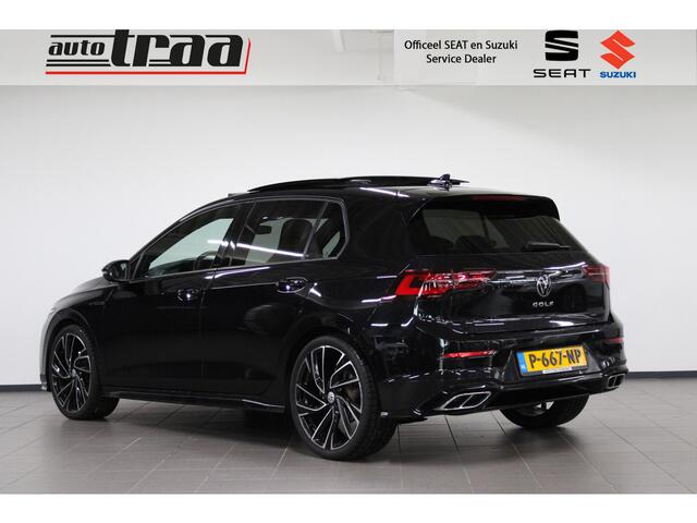 Volkswagen GOLF 1.5 eTSI R-Line / PANO. / IQ. LIGHT / 19'' LMV / CAMERA /